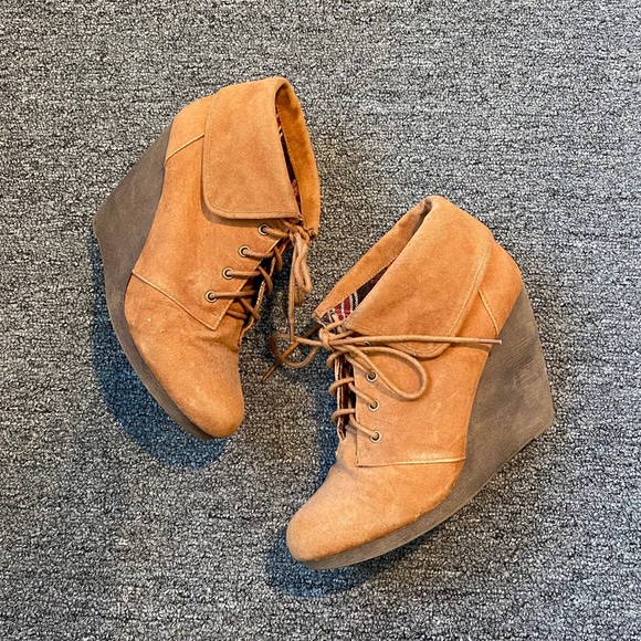 Bakers ankle wedge booties - Picture 7 of 7